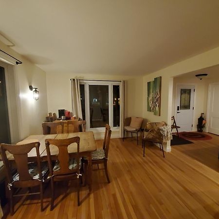 La Maison Aux Camelias Bed & Breakfast Coaticook Exterior photo