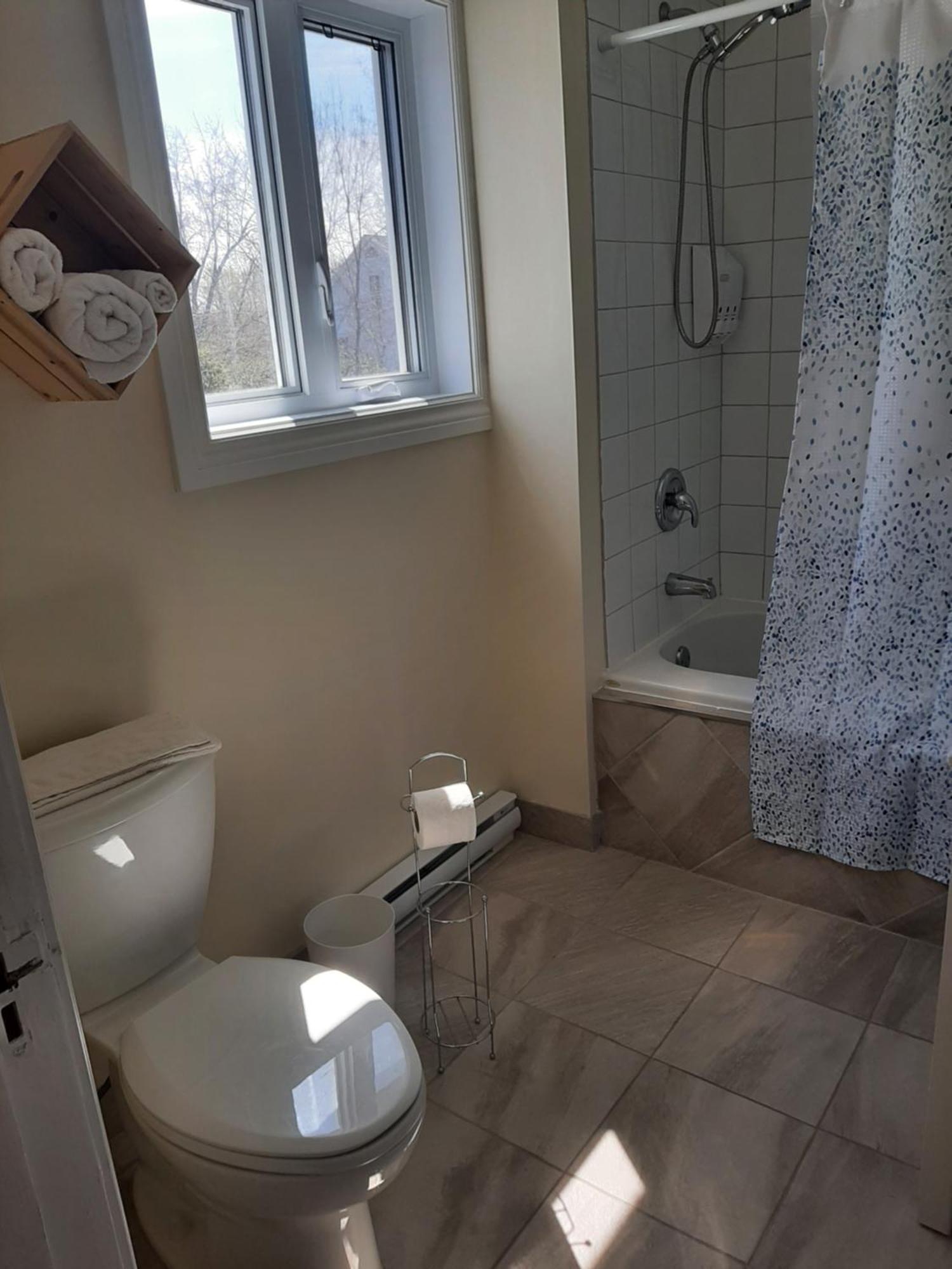 La Maison Aux Camelias Bed & Breakfast Coaticook Room photo